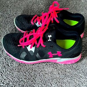 Underarmour tennis shoes